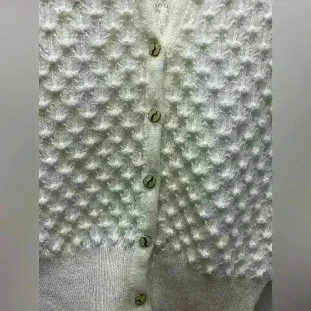 Unmarked Women’s Vintage Cottagecore Style Acrylic Sweater Cardigan Vest in Ecru - Picture 3 of 4